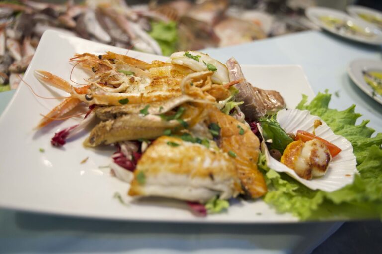 Scampi e pesce alla griglia